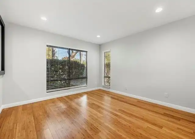 Property at 215 Wichita Ave #301, Huntington Beach, CA, 92648, 1 bed, 1 bath, [object Object]