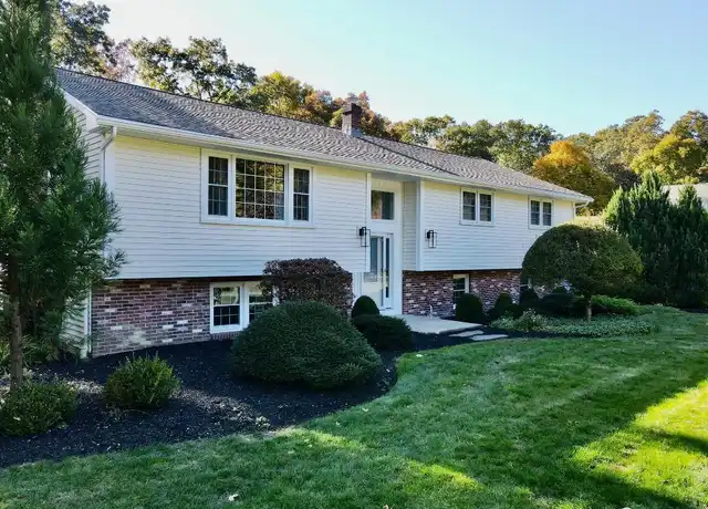 Property at 60 Briar Hill Rd, Norwich, CT, 06360, 3 beds, 1.5 baths, [object Object]