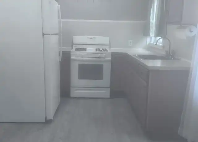 Property at 945 Walnut St Unit 3, Fall River, MA, 02720, 3 beds, 1 bath, [object Object]