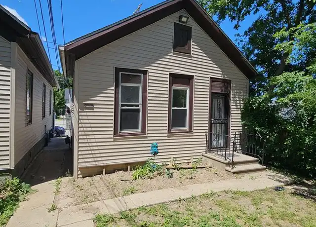 Property at 827-831 S 22nd St Unit 831B Right Back House, Milwaukee, WI, 53204, 2 beds, 1 bath, [object Object]