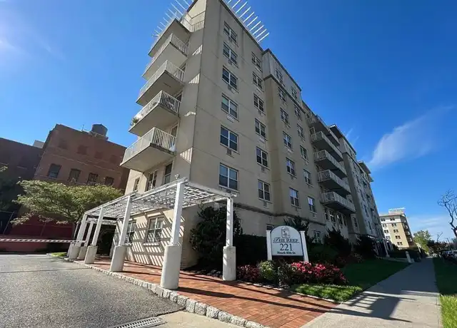 Property at 221 Beach 80th St, Rockaway Beach, NY, 11693, 1 bed, 1 bath, [object Object]
