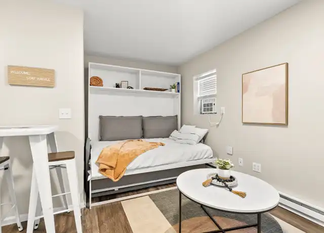 Property at 2016 College St Apt 1, Cedar Falls, IA, 50613, 1 bed, 1 bath, [object Object]