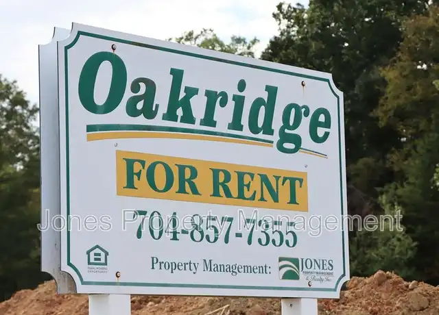 Property at 2652 White Oak Ln, Kannapolis, NC, 28083, 2 beds, 1.5 baths, [object Object]
