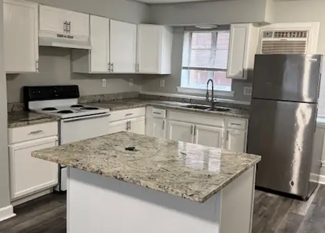 Property at 1005 Bellwood Ave Unit B1, Bellwood, IL, 60104, 2 beds, 1 bath, [object Object]
