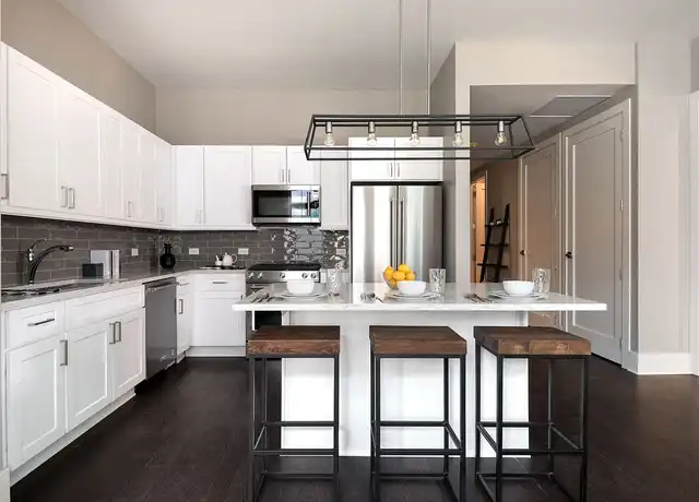 Property at HIGHPOINT Lincoln Park on Clark - 2050 N Clark St, Chicago, IL, 60614, 2 beds, 2 baths, [object Object]