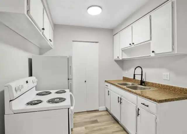 Property at 1469 Alphada Ave, Akron, OH, 44310, 2 beds, 1 bath, [object Object]