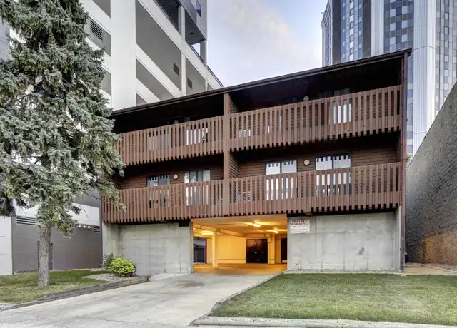 Property at 305 E Green St Unit ST7 A, Champaign, IL, 61820, 3 beds, 1.5 baths, [object Object]