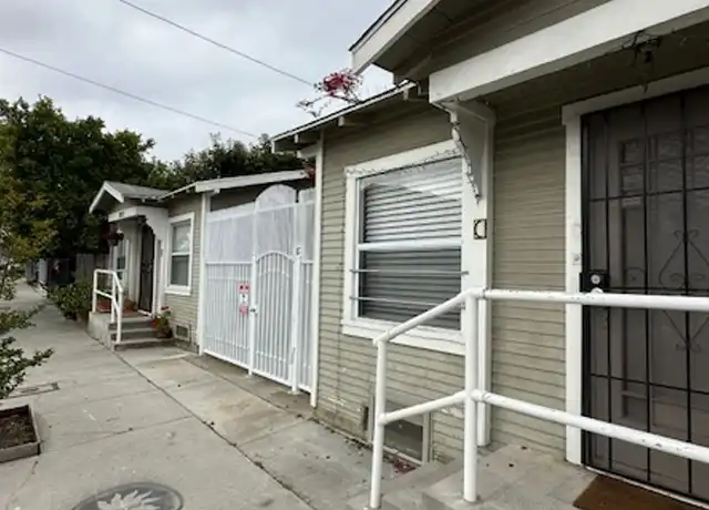 Property at 2006 Strongs Dr Unit B, Venice, CA, 90291, 1 bed, 1 bath, [object Object]