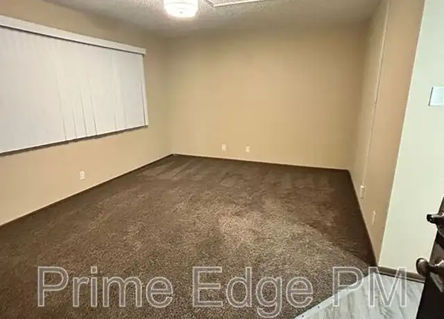 Property at 2343 B St Unit 8, Lincoln, NE, 68502, 1 bed, 1 bath, [object Object]