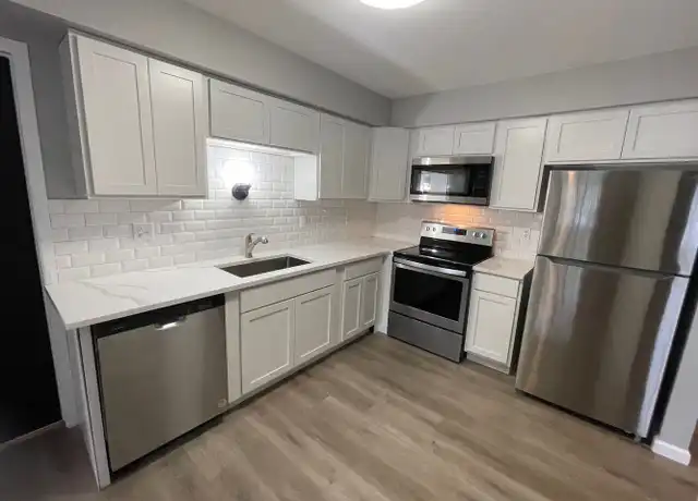 Property at 32023 W 14 Mile Rd Unit 101, Farmington Hills, MI, 48334, 2 beds, 2 baths, [object Object]