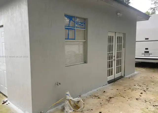 Property at 18290 SW 294th St, Homestead, FL, 33030, 1 bed, 1 bath, [object Object]