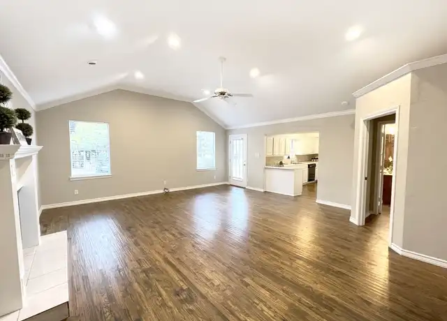 Property at 6287 Pockrus Page Rd Unit C-2, Denton, TX, 76208, 1 bed, 1 bath, [object Object]