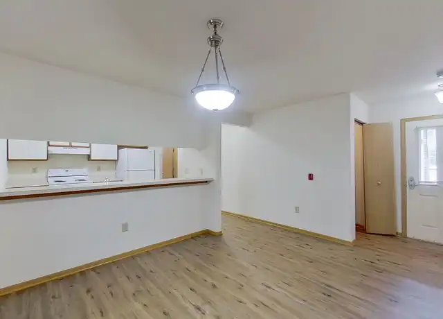Property at 3005 S Gate Dr Unit 21, Hartford, WI, 53027, 1 bed, 1 bath, [object Object]
