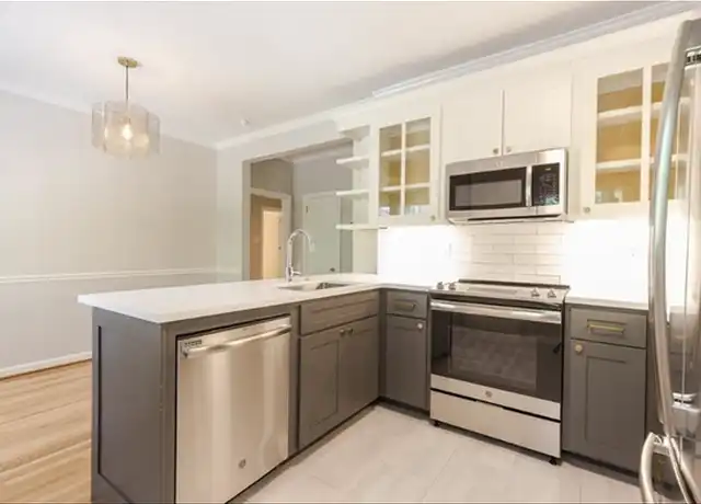 Property at 430 Lindbergh Dr NE Unit B2, Atlanta, GA, 30305, 2 beds, 1.5 baths, [object Object]