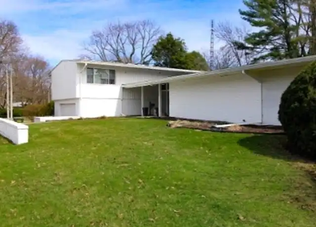 Property at 2104 S Zuppke Dr, Urbana, IL, 61801, 4 beds, 2.5 baths, [object Object]