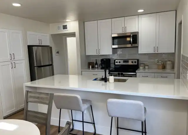 Property at 703 E Corte Oro, Phoenix, AZ, 85020, 3 beds, 2 baths, [object Object]