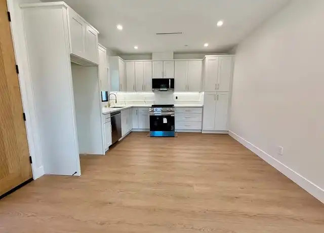 Property at 22132 Gault St, Canoga Park, CA, 91303, 1 bed, 1 bath, [object Object]