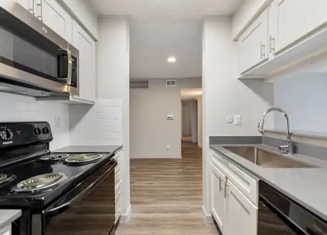 Property at 8701 Town Park Dr Unit 48-3202, Houston, TX, 77036, 1 bed, 1 bath, [object Object]