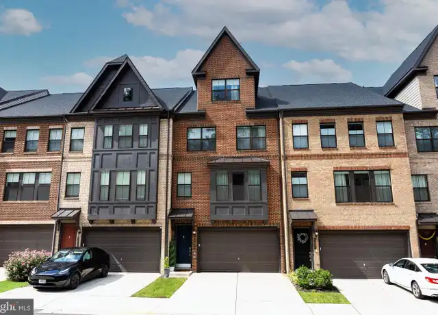Property at 3806 Rainier Dr, Fairfax, VA, 22033, 4 beds, 3.5 baths, [object Object]