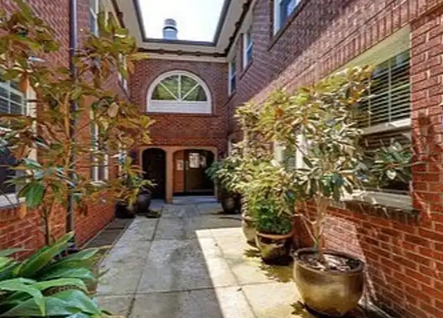 Property at 701 NE 28th Ave #3, Portland, OR, 97232, 1 bed, 1 bath, [object Object]