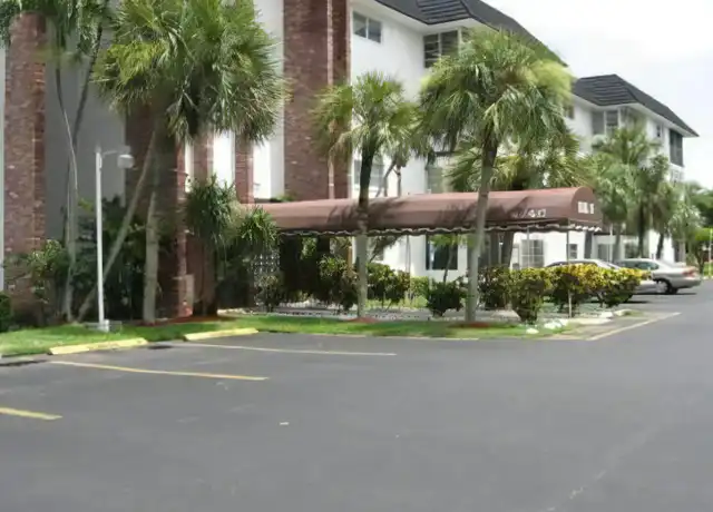 Property at 4740 NW 21st St, Lauderhill, FL, 33313, 1 bed, 1 bath, [object Object]