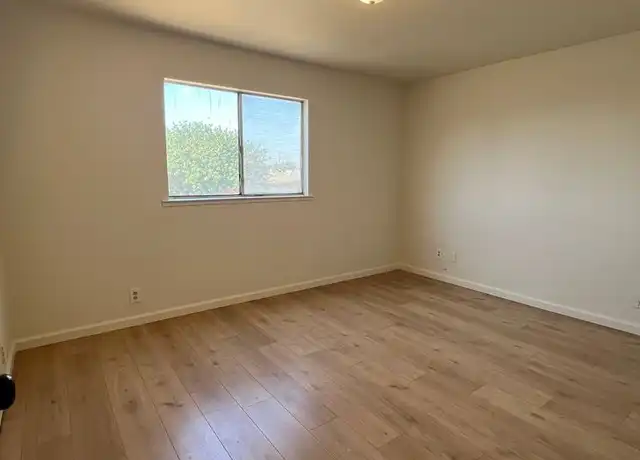 Property at 615 Moore St Unit Moore 8, Madera, CA, 93638, 1 bed, 1 bath, [object Object]