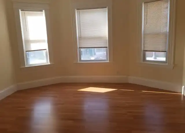 Property at 24 Dublin St Unit 28, Lowell, MA, 01854, 4 beds, 1 bath, [object Object]