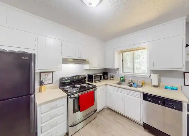 Property at 6675 Cedar Hurst Trl, Atlanta, GA, 30349, 1 bed, 1 bath, [object Object]