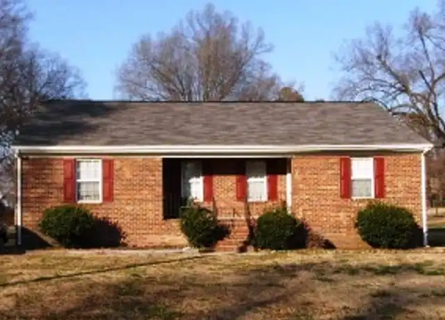 Property at 423 Briarwood Cir, Hopewell, VA, 23860, 2 beds, 1 bath, [object Object]