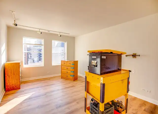 Property at Canterbury Court Apartments - 1220 N State Pkwy, Chicago, IL, 60610, 0 beds, 1 bath, [object Object]