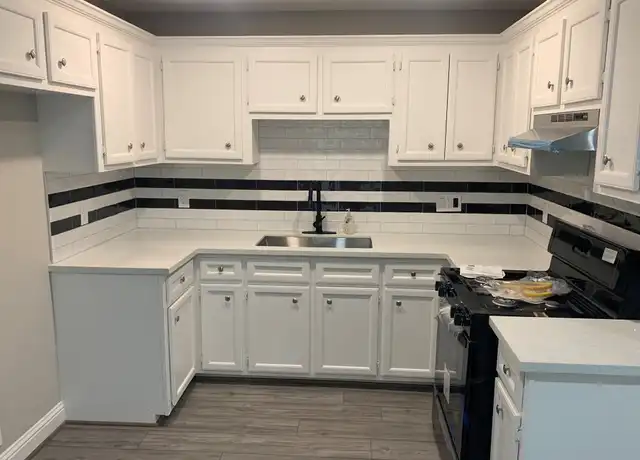 Property at 905 San Jacinto St, Highlands, TX, 77562, 3 beds, 2 baths, [object Object]