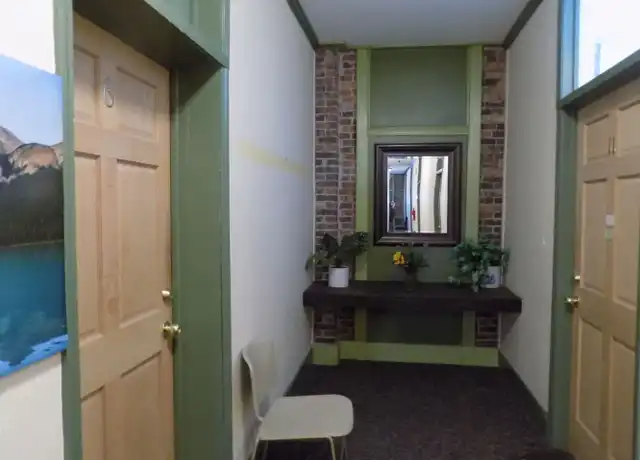 Property at 121 W Broadway Ave Apt 06, Fairfield, IA, 52556, 1 bed, 1 bath, [object Object]