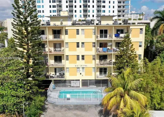 Property at 453 SW 2nd St Unit 304C, Miami, FL, 33130, 2 beds, 1 bath, [object Object]