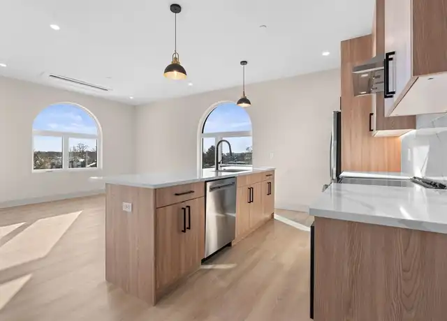 Property at 463 Franklin St Unit 301, Melrose, MA, 02176, 2 beds, 2 baths, [object Object]