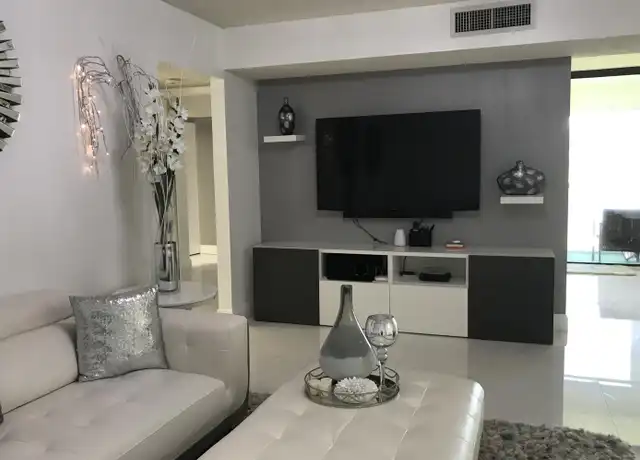 Property at 5130 Las Verdes Cir #211, Delray Beach, FL, 33484, 2 beds, 2 baths, [object Object]