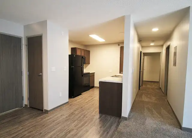 Property at 3560 E Douglas Ave, Des Moines, IA, 50317, 1 bed, 1 bath, [object Object]
