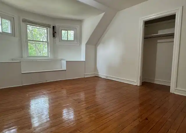 Property at 6500 Lincoln Dr Unit 5W, Philadelphia, PA, 19119, 3 beds, 1 bath, [object Object]
