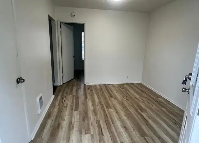 Property at 1048 Lincoln St Unit 1048--05, Eugene, OR, 97401, 1 bed, 1 bath, [object Object]