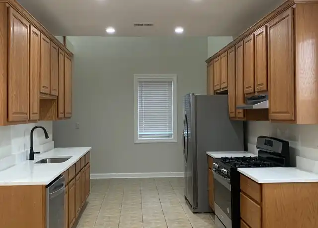 Property at 3606 W Cortland St Unit 1FB, Chicago, IL, 60647, 3 beds, 2 baths, [object Object]