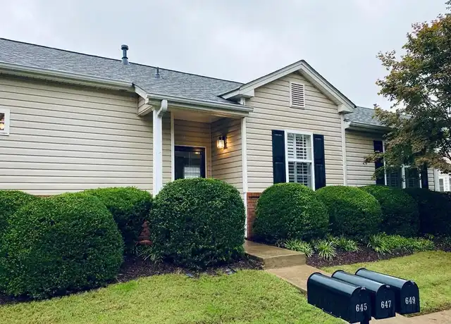 Property at 645 W Oaks Dr, Woodstock, GA, 30188, 2 beds, 2 baths, [object Object]