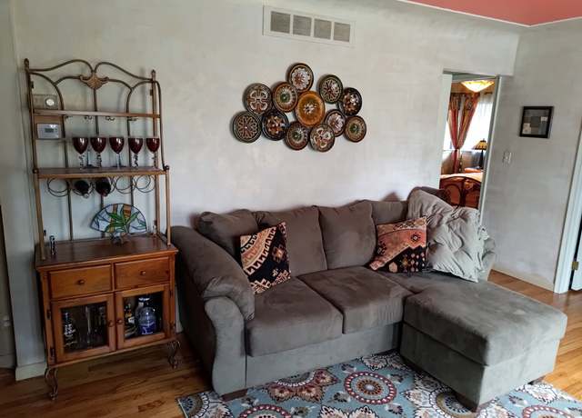 Photo of 37650 Grantland St, Livonia, MI 48150