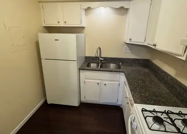 Property at 3627 N Rockton Ave Unit 3631-206, Rockford, IL, 61103, 1 bed, 1 bath, [object Object]