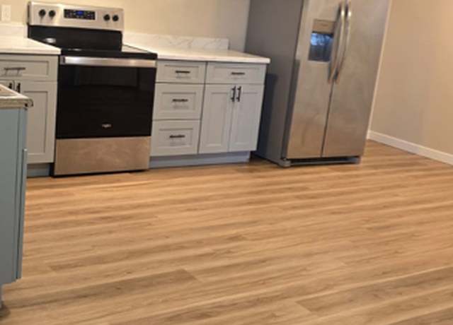 Photo of 192 Beacon Hill Dr Unit B, Longview, WA 98632