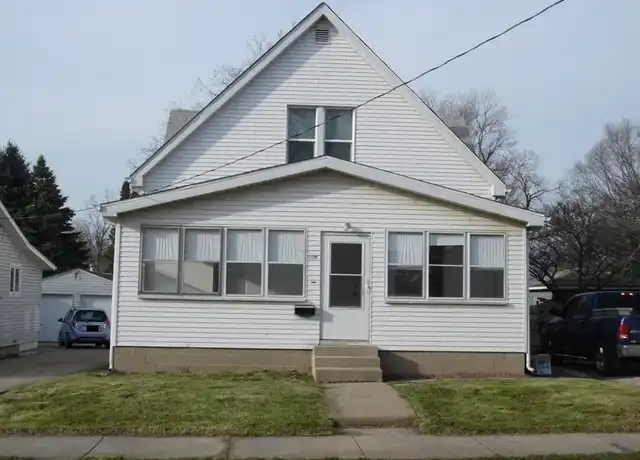 Property at 340 E Baker St, Bloomington, IL, 61701, 4 beds, 2 baths, [object Object]