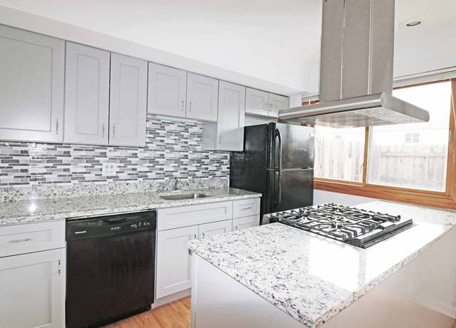 Photo of 1723 Sessions Walk, Hoffman Estates, IL 60169