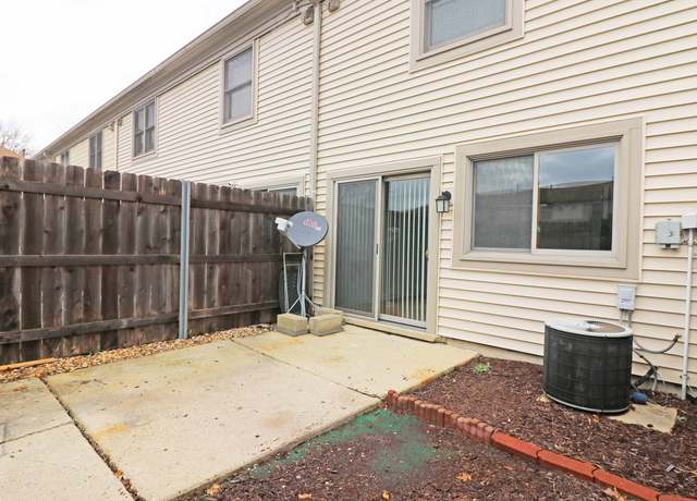 Photo of 1723 Sessions Walk, Hoffman Estates, IL 60169