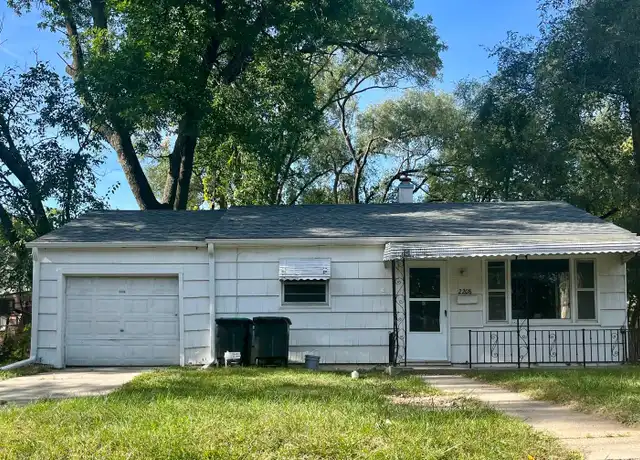 Property at 2208 N 38th Ave, Omaha, NE, 68111, 2 beds, 1 bath, [object Object]