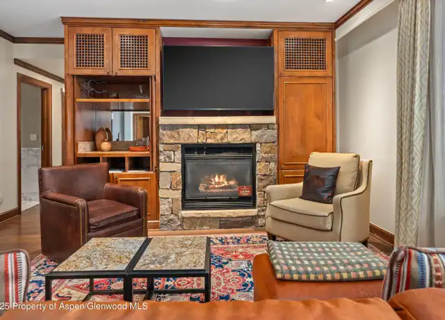 Property at 0075 Prospector Rd Unit 8215, 16-30 August, $900, Aspen, CO, 81611, 3 beds, 3 baths, [object Object]