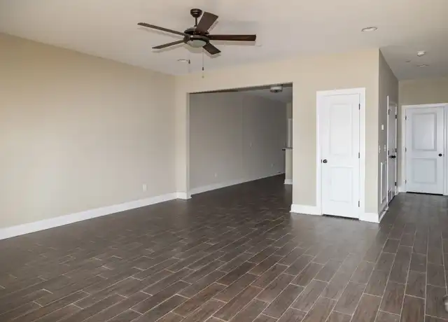 Property at Elledge Court Apartments - 4311 Elledge Ln, Tuscumbia, AL, 35674, 2 beds, 2 baths, [object Object]