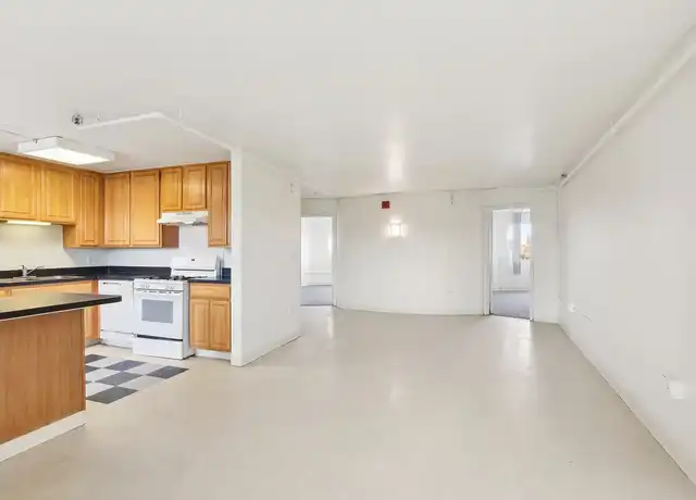 Property at Hilliard Towers - 2030 S Clark St, Chicago, IL, 60616, 2-3 beds, 1 bath, [object Object]